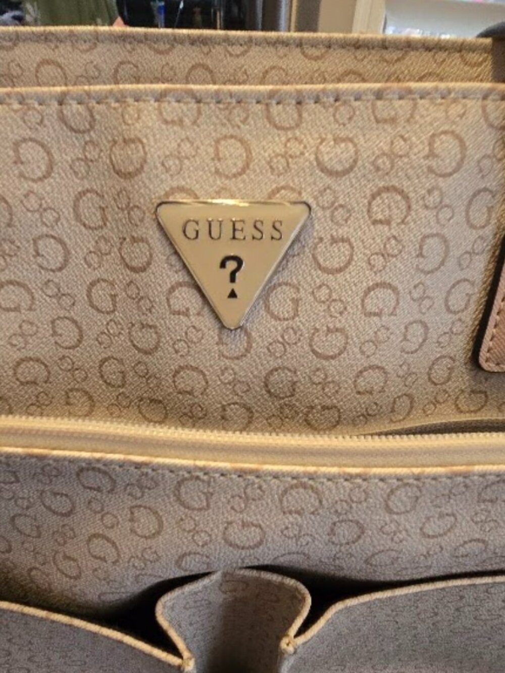GUESS 4G Multi-functional / Work Tote / Travel Carry-On / Diaper Bag